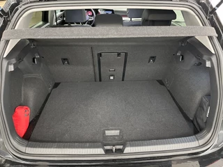 Volkswagen Golf 1.0 TSI Life / 8