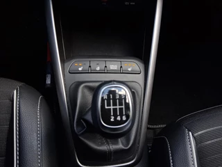 Kia Stonic 1.0 T-GDi MHEV 100pk GT-Line |Navi |Camera / 24