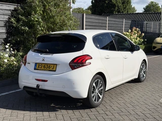 Peugeot 208 Allure 1.2 PureTech 82PK Trekhaak, Navigatie, Parkeersensoren Achter, Climate Control, Cruise Control / 7