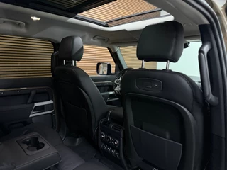 Land Rover Defender 110 2.0 D240 110 SE | Pano | Leer| Memory | Luchtvering | 360° Camera | Meridian | incl btw geel kenteken / 19
