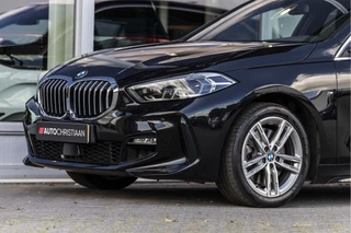 BMW 1 Serie 120i M-Pakket  | NL Auto | LED / 15
