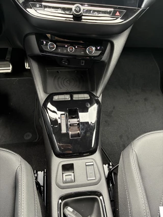 Opel Corsa 1.2 Turbo 145Pk Hybrid Automaat Ultimate | DEMO | Climate control | Navigatie | Camera | Parkpilot | Alcantara | Cruisecontrol | 17" LM-Velgen / 12