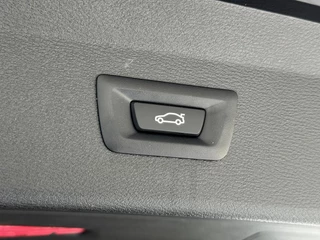 BMW X1 sDrive18iA High Executive | Cruise Control | Camera | Navigatie | Stoelverwarming | LM-Velgen | Climate Control | Elektrisch bedienbare Achterklep | PDC | LED Verlichting ( Vestiging - Vianen ) / 32