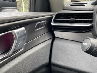Lynk & Co 01 1.5 PHEV 262 pk  | 1e eigenaar | panoramadak | navigatie | 360 camera | stoelverwarming | NL auto / 33