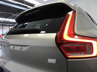 Volvo XC40 1.5 T4 Plug-In Hybrid Core Bright NAVI/CAMERA/LED/18"LMV! / 36