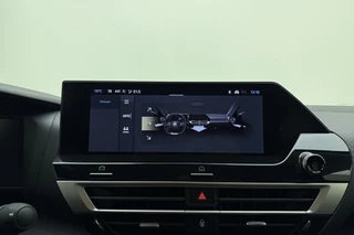 Citroen C4 1.2 Hybrid 145pk Collection Verwarmde Voorruit l Stoelverwarming l Full-LED l TomTom Navigatie l Wireless Apple Carplay & Android Auto l Camera l Parkeersensoren l Lichtmetalen Velgen l Climate Control l Adaptive Cruise Control / 24
