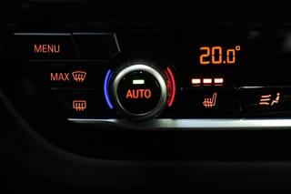 BMW X3 xDrive20i High Executive xLine Automaat  / Navigatie Professional / Leder / Trekhaak / 19 Inch / Adaptieve LED-koplampen / Stoelverwarming / Ambiance Verlichting / Parkeersensoren voor+achter / Sportstoelen / 23