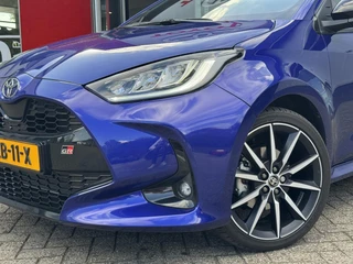 Toyota Yaris 1.5 Hybrid 130 GR SPORT NL-AUTO APPLE/ANDROID CARPLAY PARKEERCAMERA SPORTSTOELEN / 7