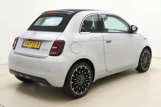 Fiat 500 1.0 Hybrid La Prima Cabrio | DEMO | Lederen bekleding | Camera | 8 Jaar speciale garantie | Parkeersensoren | Climate control / 2