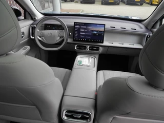 Leapmotor B10 Design ProMax 67.1 kWh Licht interieur | Wltp 434km | 750kg trekgewicht | Stoel en stuur verwarming | 360 graden camera | Lederen bekleding | Panoramadak | Led | Regensensor | Sfeerverlichting | Elektrisch verstelbare voorstoelen / 8