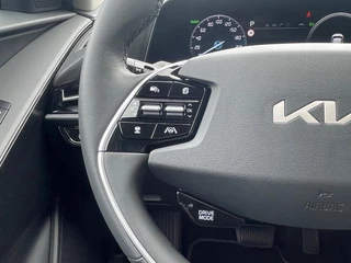 Kia Niro 1.6 GDi Hybrid DynamicLine | Adaptive cruise control | Keyless entry | Navigatie | Climate control / 16