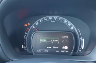 Toyota Aygo X PULSE NL-AUTO 1E EIGENAAR CLIMA NAVI APPLE/ANDROID LM-VELGEN ALL-SEASON PRIVACY-GLASS / 18