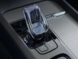 Volvo XC60 2.0 T6 Plug-in hybrid AWD Plus Dark / 43