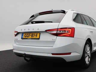 Škoda Superb Combi 1.4 TSi 218 Pk iV Business Edition Plus / 15