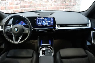 BMW X1 sDrive18i High Executive Automaat  / Widescreen Display / Stoelverwarming / Leder / Climate Control / Driving Assistant Plus / Cruise Control / Leder / Achteruitrijcamera / 17 Inch / Adaptieve LED koplampen / 16