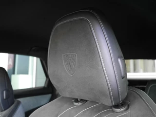 Peugeot 3008 1.2 Hybrid 136 GT | Demo | Stoel en stuurverwarming | Led | Navigatie | Achteruitrijcamera | Keyless entry en start | Parkeersensoren voor en achter | Climate control | Adaptive cruise control / 17