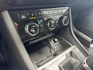 Skoda Superb Combi 1.4 TSI iV Style * AUTOMAAT * Trekhaak * Navigatiesysteem * Elektr. Kofferklep * / 23
