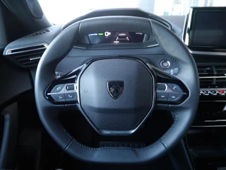 Peugeot e-2008 EV Allure 54 kWh | tot 406km WLTP range | SOH 96% | Parkeersensoren voor + achter | Draadloos Apple Carplay/Android Auto | Cruise Control | Privacy Glass / 14