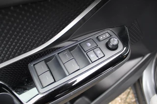Toyota C-HR 1.8 HYBRID DYNAMIC ALL-SEASON BANDEN STOELVERW. DODEHOEKDETECTIE KEYLESS LED KOPLAMPEN PARK.SENSOREN V+A / 15