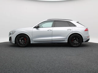 Audi Q8 60 TFSi e 490 Pk quattro S-Line Competition | Matrix Laser LED | Vierwielbesturing | B&O Audio | Valcona Leder | 22 Inch | Trekhaak | Head-Up | 20.328 Km!! / 11