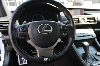 Lexus RC 300h F SPORT Line NL-AUTO CRUISE TRIPLE-LED STOELVENT BLIND-SPOT 19" LM-VELGEN / 41