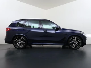 BMW X5 xDrive45e High Executive BOMVOL! | PANO | HARMAN KARDON | LASER LED | ELEK. ACHTER KLEP | ELEK. TREKHAAK | STOELVERWARMING | ELEK. MEM. SEAT | ACHTERUITRIJCAMERA | 22'' VELGEN | RIJKLAAR PRIJS + 12 MND BOVAG GARANTIE | / 10
