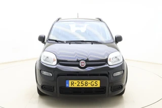 Fiat Panda 1.0 Hybrid City Life 69 PK | Airco | Dakrails | Weinig kilometers | Hoge instap | Zuinige motor | Electrische ramen | 5 Zitplaatsen / 7