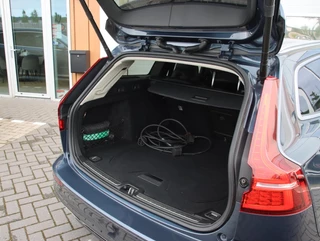 Volvo V60 2.0 T6 Recharge AWD 340PK Inscription | Memory | H&K Audio | Trekhaak / 33