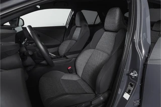 Toyota C-HR 1.8 Hybrid 140 Dynamic  | Dig. Cockpit | Adapt. Cruise | Winterpakket | PDC | Camera | NAV + App. Connect | ECC | DAB | LM 18" | 2989 / 7