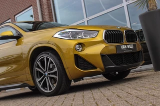 BMW X2 sDrive18i High Executive M-sport | 2e eigenaar | Driving Assistant | Panoramadak | 19 inch | Keyless entry | Head-up | Shadow line | HiFi audio | Stoelverwarming | Alcantara / 43