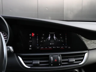 Alfa Romeo Giulia 2.2 / 12