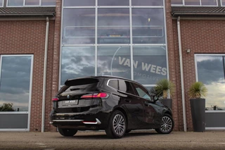 BMW 2-serie Active Tourer 230e xDrive Luxury Line | 1e eigenaar | BTW auto | Driving Assistant | Harman Kardon | 360 camera | Panoramadak | Head-up | M-sportstuur | Keyless entry / 6