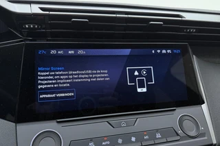 Peugeot 408 1.6 HYbrid 225 e-DSC7 Allure DEMO ZONDER KMS! l Wireless Apple Carplay & Android Auto l Digitale Cockpit l DAB l Bluetooth l PDC l LED verlichting l Lichtmetalen Velgen / 25