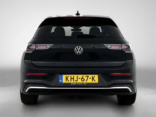 Volkswagen Golf 1.5 eTSI Black Line CAMERA | IQ Light + Grill | VIRTUAL / 4