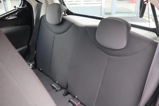 Toyota Aygo FUN 5-DEURS AIRCO NL-AUTO EL-RAMEN BLUETOOTH DEALER-ONDERHOUDEN / 12