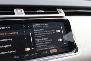 Land Rover Range Rover Velar 2.0 P400e R-Dynamic  | SVO Uniek! | Panoramadak | Head-Up | Black Pack | Meridian / 52