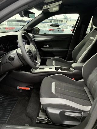 Opel Mokka 1.2 Turbo 145Pk Hybrid GS Automaat | Climate control | Achteruitrij Camera | Elektrisch Pakket | Apple Carplay/Android Auto | Cruise control | Verwarmbaar stuurwiel | 17"LM-Velgen / 33