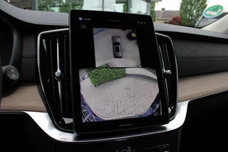 Volvo XC90 2.0 T8 Plug-in hybrid AWD Plus Bright  | Luchtvering | BLIS | Panoramadak | 360 Camera / 42