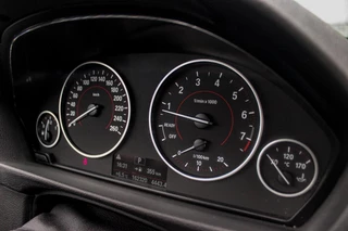 BMW 3-serie Touring 320i F31 M Sport Edition | M-pakket | 2e eigenaar | 18 inch | LED | Automaat | PDC | Cruise-control | Climate-control | 4 cilinder | 184 pk | Origineel / 24