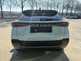 Omoda 5 EV Premium 61 kWh Voorraad Nieuw| ECC | Schuif/kanteldak | Keyless | Lederen bekleding | Stoel & Stuurverwarming | Navigatie | 7 Jaar fabrieksgarantie / 6