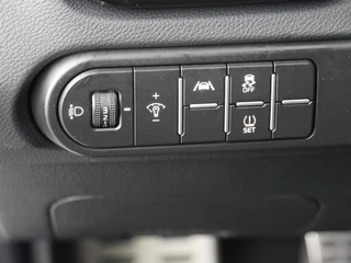 Kia XCeed 1.5 T-GDi GT-Line  - Navigatie - Stoel-/stuurverwarming - Cruise Control - Climate Control - Fabrieksgarantie tot 08-2031 / 23