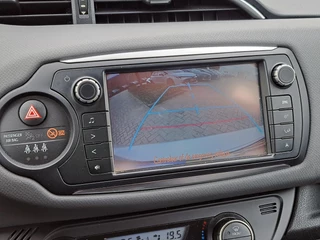 Toyota Yaris 1.5 Hybrid Aspiration / 12
