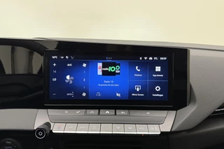 Opel Astra 1.2 Turbo Business Edition | Navigatie | Climate control | Camera | CRuise control | Lichtmetalen velgen | Keyless | Extra getint glas / 21