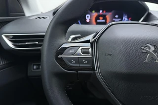 Peugeot 3008 1.2T Active Avantage | Automaat | Navigatie | Climate Control | Camera | Full LED | Keyless Entry & Start | Apple Carplay/Android Auto | 1e Eigenaar / 19