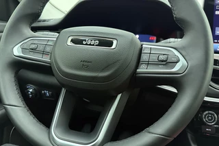Jeep Compass 1.5T e-Hybrid S Automaat | Lederen bekleding | Keyless | Zwart dak | Stoelverwarming & stoelventilatie | Camera | Lichtmetalen velgen / 24