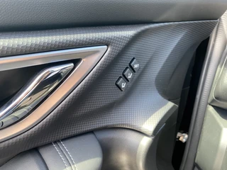 Subaru Forester 2.0i e-BOXER Luxury AUT  | dealer onderh. | leder interieur | trekhaak | adapt. cruise | carplay | memory seat / 30