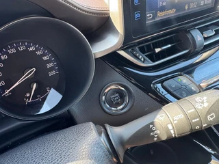 Toyota C-HR 1.2 EXECUTIVE Origineel Nederlands 1e eigenaar ACC Stoelverwarming Navigatie / 34