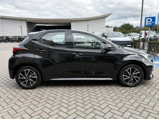 Toyota Yaris 1.5 Hybrid Dynamic CAMERA APPLE/ANDROID AD-CRUISE DAB+ KEYLESS LM-VELGEN / 2
