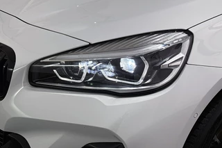 BMW 2-serie Active Tourer 218i M Sport Head-Up Sportstoelen Stoelverwarming HiFi Camera / 18