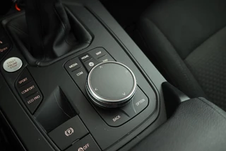 BMW 1 Serie 116d High Executive  5 Deurs hb, Navigatie, Climate / 33